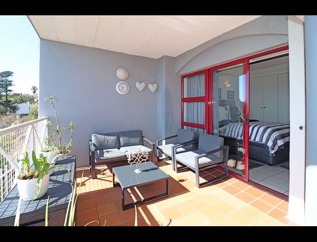 2 BEDROOM APARTMENT FOR SALE IN NORTHCLIFF